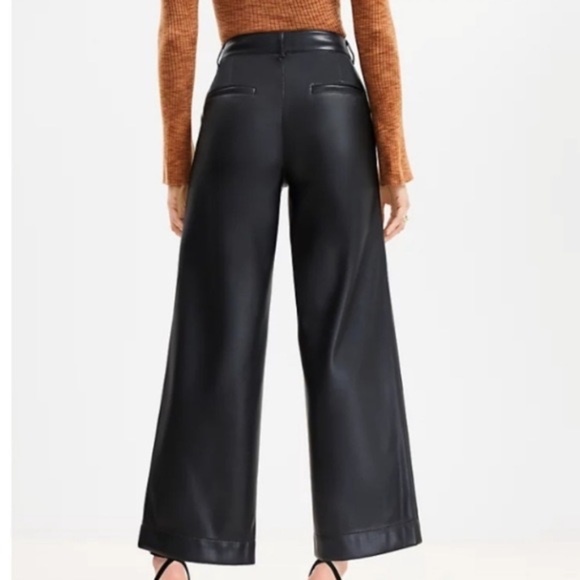 LOFT Palmer Wide Leg Crop Pants in Faux Leather Black 10P - Picture 9 of 11